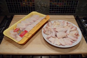 How to Cut & Separate Chicken Wings into Sections for Hot Buffalo Wild Wings... Smart & Easy